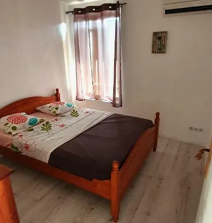 Apartamento Chemin De La Carquette Meynes Exterior foto